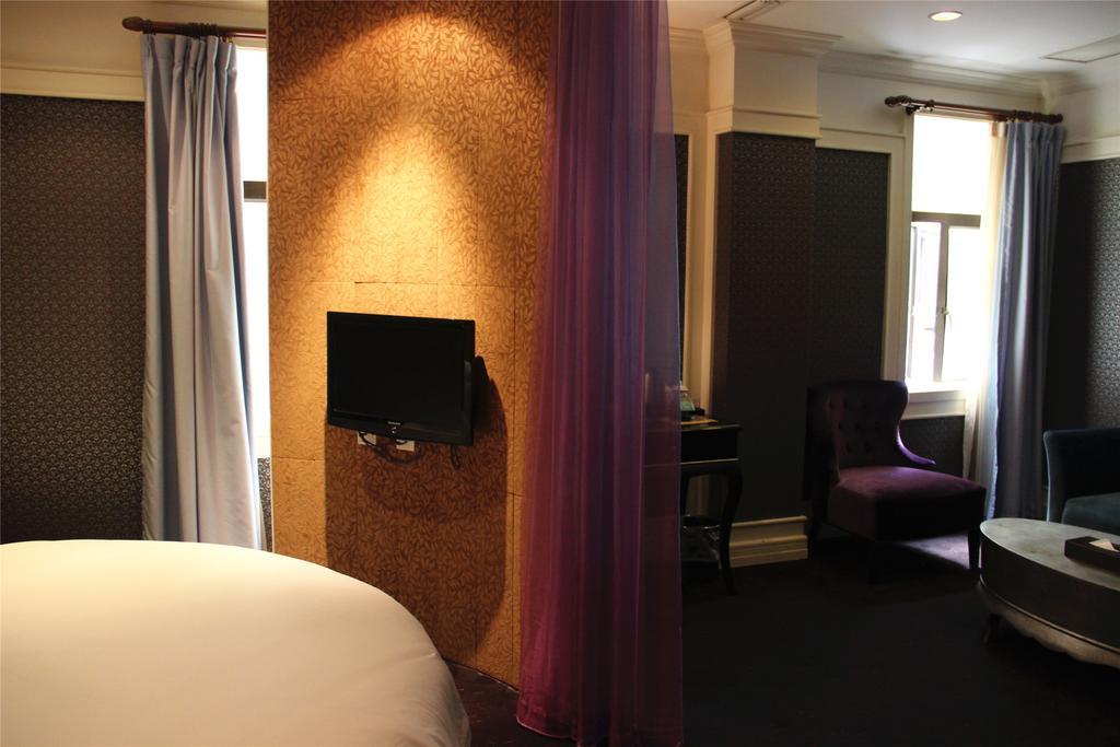 Manhattan Jinling Hotel Shanghai Buitenkant foto